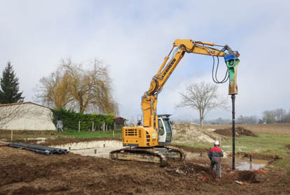 Cazes lance les pieux battus en Dordogne